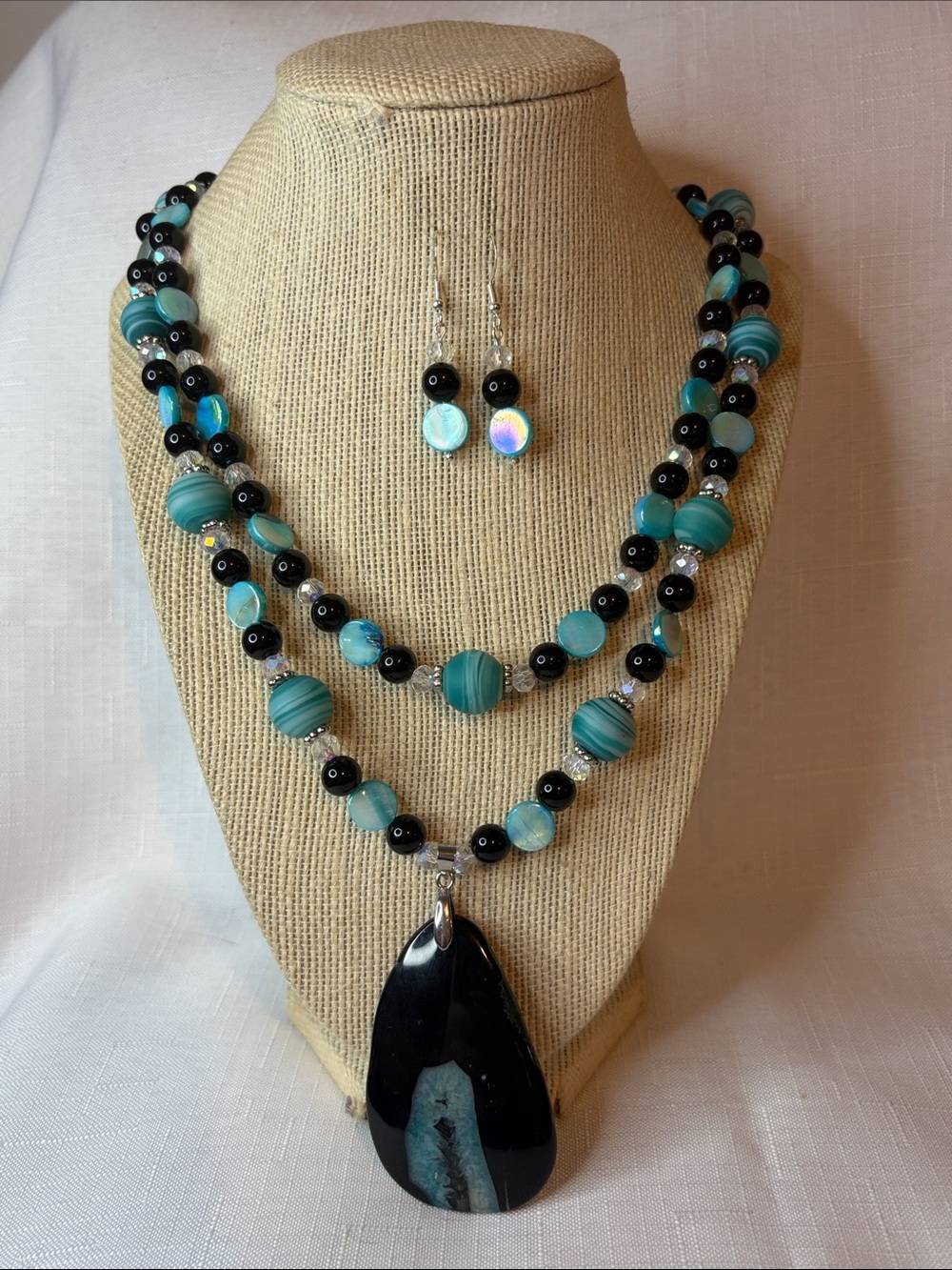 Handcrafted 3 Piece Agate, Onyx, Shell and Glass Necklace an Earring Set